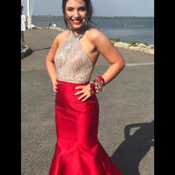 red mermaid prom dress size 2/4 - Picture 4 of 4